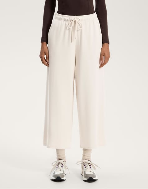 Oysho – Sandfärgade, mjuka, vida byxor i modal med kort design - view 1