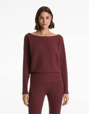 OYSHO - Schulterfreier Pullover in Grün aus Rippstrick