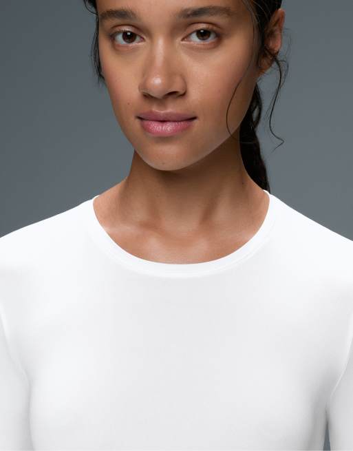 OYSHO Seamless base layers t-shirt in off-white, 3 of 5