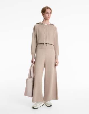 OYSHO - Seitlich gerippte Strickhose in sanftem Nerzbeige mit weitem Bein-Brown