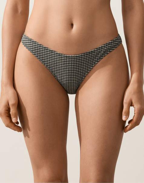 OYSHO - Slip bikini a copertura media con taglio a U a quadri piccoli neri - view 1