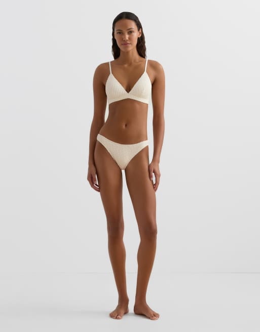OYSHO - Slip bikini écru a copertura media all'uncinetto con trama a bolle e taglio a U