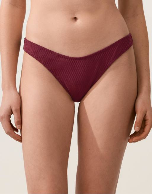 OYSHO - Slip bikini stile brasiliana in jacquard viola a quadretti con taglio a U