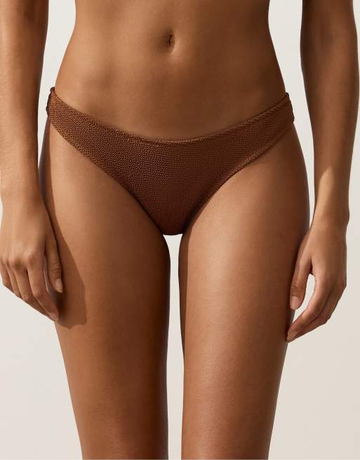 OYSHO - Slip bikini stropicciati a media copertura marroni con taglio a U