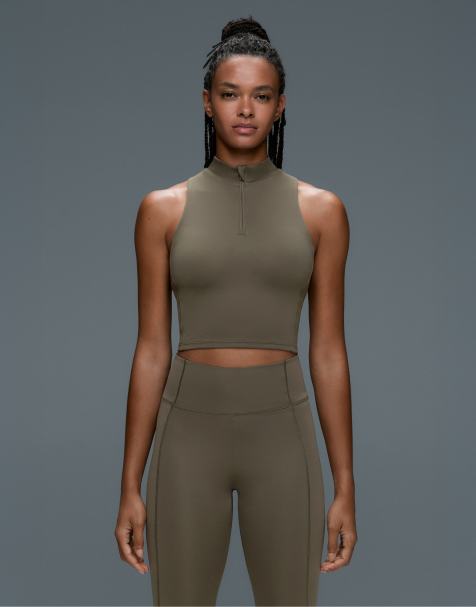 OYSHO snabbtorkande tanktop med ficka i taupe - view 1