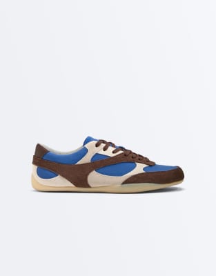 OYSHO - Sneaker im Retro-Stil in Blau