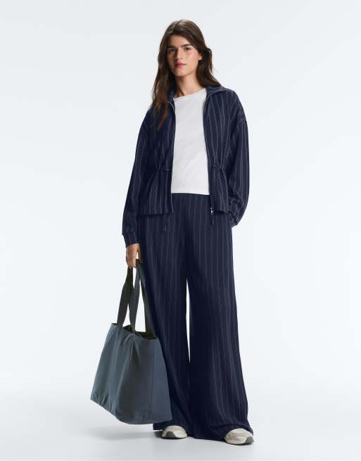 OYSHO Soft-touch modal jacket with adjustable waist and high collar in navy, 2 of 4
