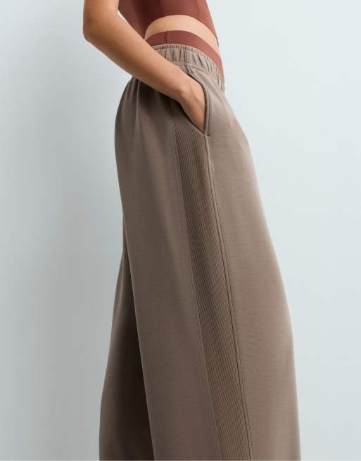 OYSHO Soft-touch modal wide straight-leg rib trousers in mink, 3 of 5