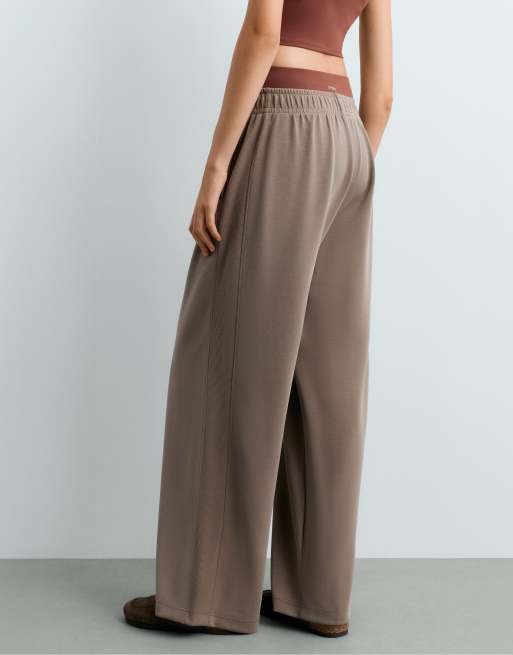 OYSHO Soft-touch modal wide straight-leg rib trousers in mink, 4 of 5