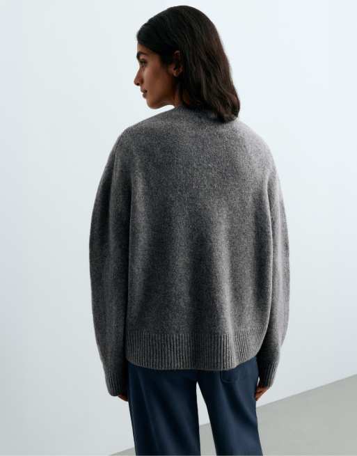 OYSHO Soft-touch v-neck jumper in grey, 3 of 4