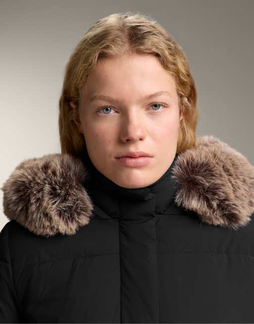 OYSHO - Sort lang jakke med for i vandafvisende Primaloft®-materiale, 2 af 4