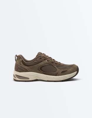OYSHO - Sportschuhe im Lauf-Stil in Braun-Brown