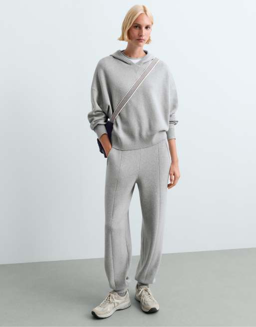 OYSHO stickade joggers i ljusgrått, 3 av 5