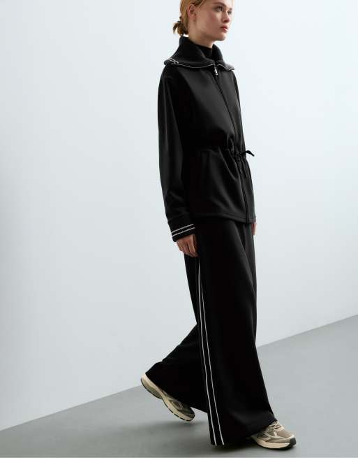 OYSHO Straight-leg trousers with modal, brushed finish and piping in black, 3 of 6