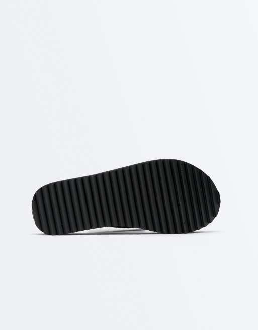 OYSHO – Strand-Sandalen in Schwarz mit geflochtenem Seildesign, 6 von 7