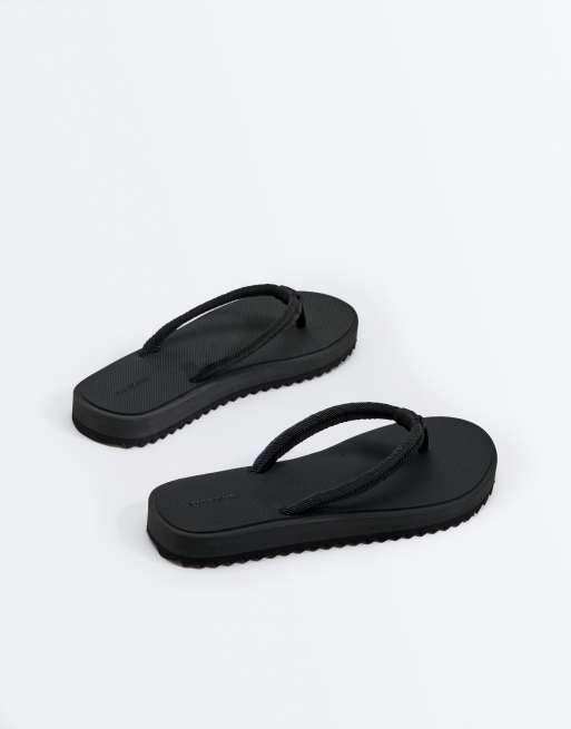 OYSHO – Strand-Sandalen in Schwarz mit geflochtenem Seildesign, 7 von 7