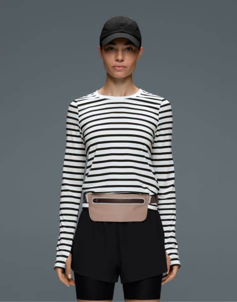 OYSHO stribet langærmet teknisk T-shirt i sort - view 1