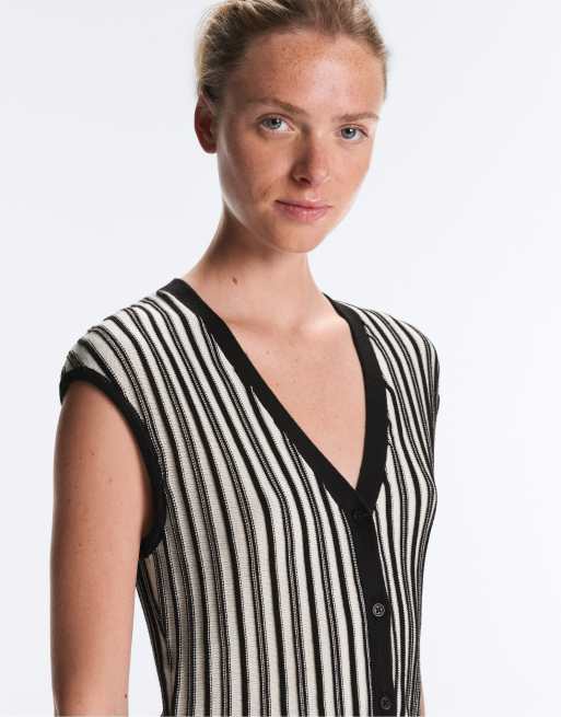 OYSHO – Strick-Trägertop in Schwarz mit Streifen und V-Ausschnitt, 3 von 4
