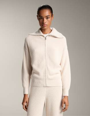 OYSHO - Strickjacke in Elfenbein-Ecru mit Reverskragen-Neutral