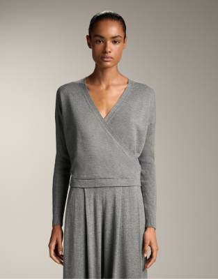 OYSHO - Strickpullover in Grau meliert mit gerippten Ärmeln und überkreuztem Design