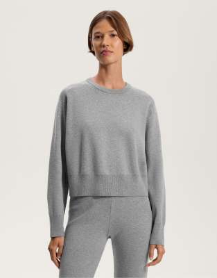 OYSHO - Strickpullover in Grau mit Rundhalsausschnitt und gerippten Details-Schwarz