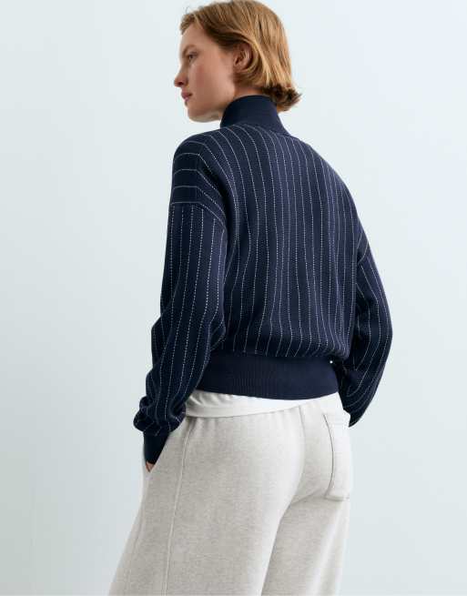 OYSHO Strickpullover mit Nadelstreifen und halbem Reißverschluss in Marineblau, 4 von 7