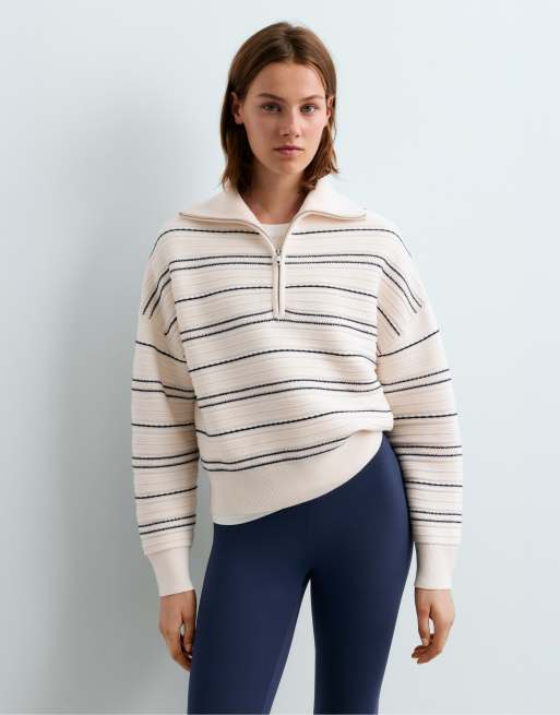 OYSHO Strickpullover mit Stehkragen und Streifen in hellem Ecru, 2 von 4