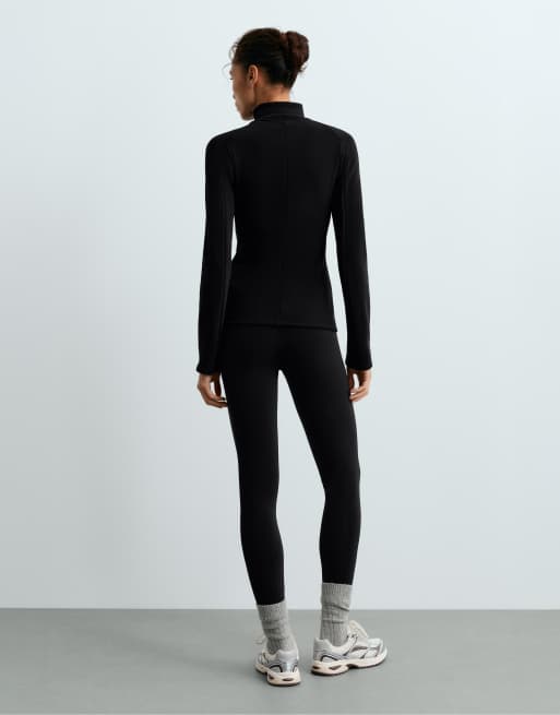 OYSHO superextra varm teknisk jacka i svart, 4 av 5