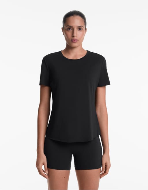 Oysho – Svart, mikroperforerad funktions-t-shirt med korta ärmar