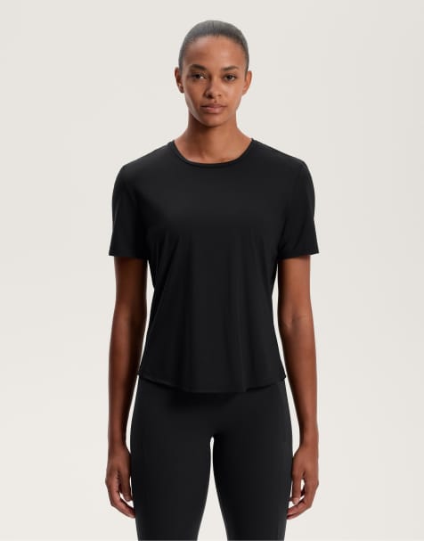 OYSHO – Svart t-shirt i techstil med korta ärmar - view 1