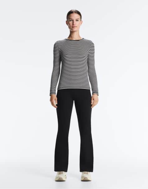 OYSHO – Svartrandig, figursydd t-shirt med långa ärmar - view 1