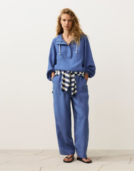 Oysho - Sweat à col zippé en lyocell et 24 % lin mélangés avec poche avant - Bleu, 2 de 4