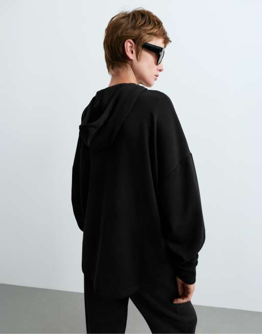 OYSHO – Sweatshirt aus weichem Modal in Schwarz mit Reißverschluss, 4 von 5