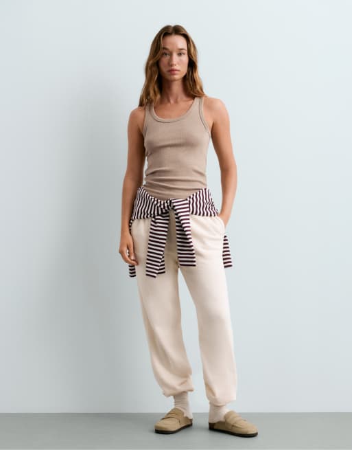 OYSHO - T-shirt aderente color visone in cotone e modal con spalline a coste, 2 di 5