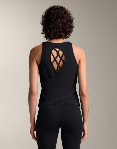 Oysho – T-Shirt aus Comfortlux in Schwarz mit überkreuztem Design am Rücken - view 1