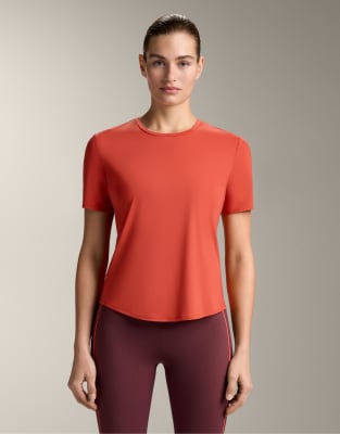 OYSHO - T-Shirt aus Funktionsmaterial in dunklem Orange