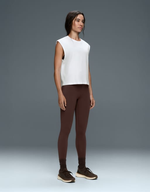 Oysho -T-shirt sans manches sans coutures en coton mélangé - Blanc cassé, 2 de 5