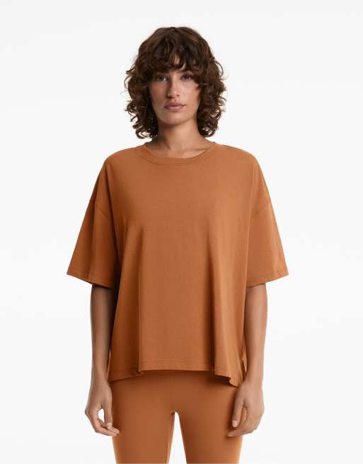 OYSHO - T-shirt squadrata a maniche corte in misto cotone color arancione brunito