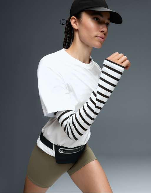 OYSHO T-shirt tecnica a maniche lunghe a righe nera, 6 di 7