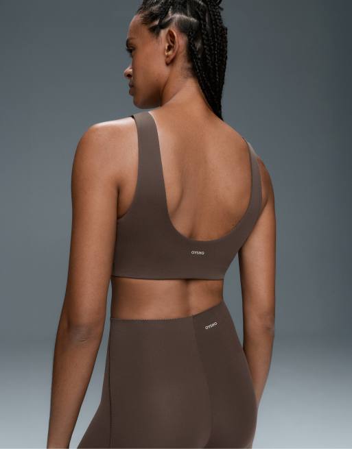 OYSHO tanktop med v-ringning och kompression i brunt, 3 av 4