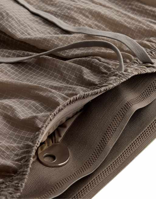 OYSHO – Technical – Brungrå, rutiga 2-i-1-shorts med medelhög midja, 7 av 7