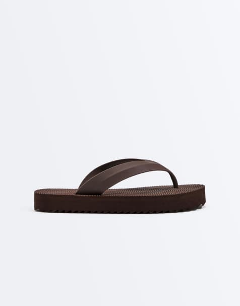 OYSHO Textured platform beach sandals in brown - view 1