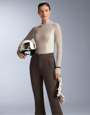 OYSHO - Thermo-Baselayer-T-Shirt aus kontrastierendem Rippstrick in Hellrosa