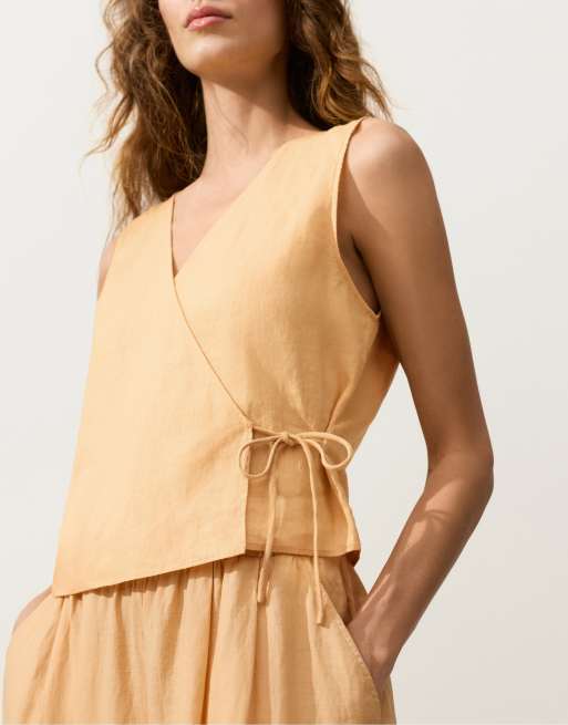 OYSHO - Top in 100% lino giallo con scollo quadrato e allacciatura avvolgente, 2 di 4