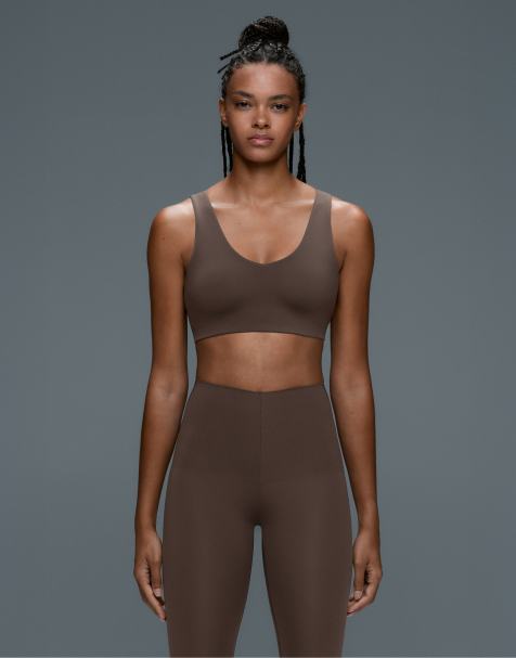 OYSHO top senza maniche compressivo con scollo a V marrone - view 1