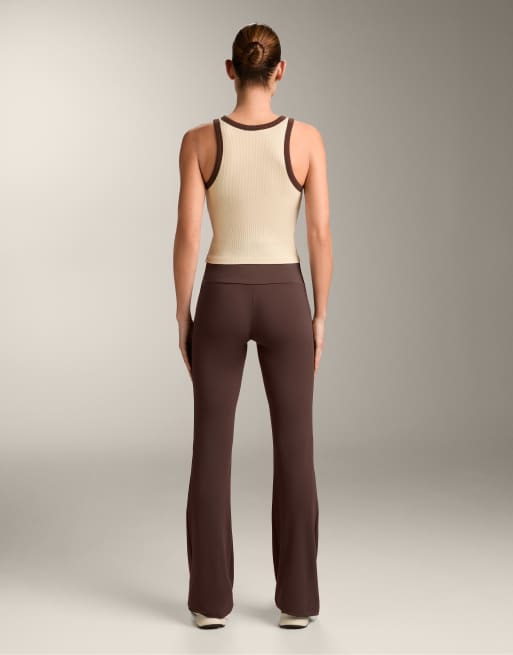 OYSHO - Top senza maniche lungo in misto modal a coste color vaniglia, 4 di 4