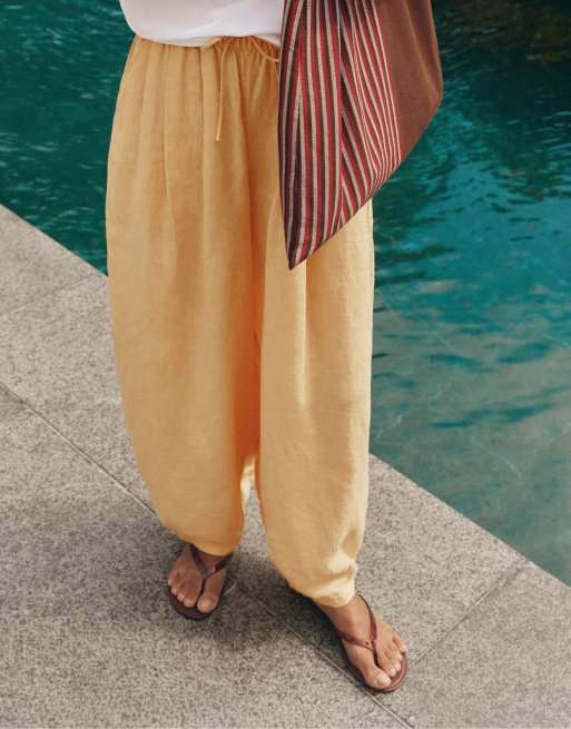 OYSHO Translucent effect beachwear flip flops in brown, 2 of 7