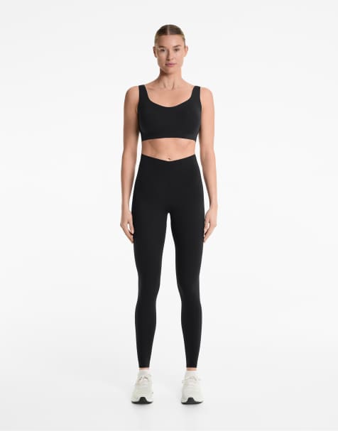 OYSHO V-cut light-touch super high rise 65cm ankle-length leggings in black - view 1