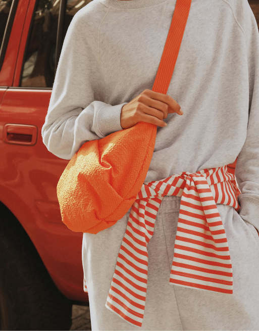 OYSHO - Vatteret orange crossbody-taske med tern, 2 af 4