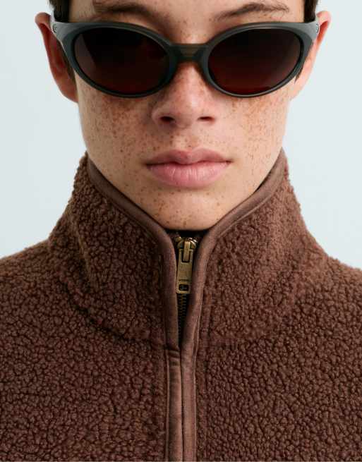 OYSHO veste en imitation peau de mouton avec passepoil marron, 3 de 5